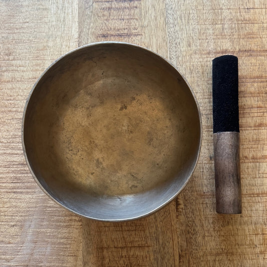 Antieke klankschaal Thadobati binnenzijde