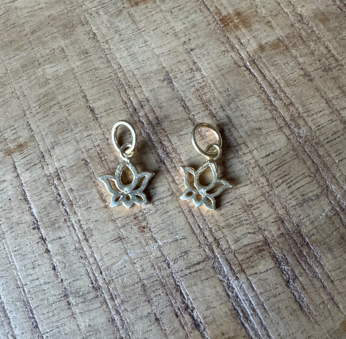 Hanger lotus verguld en zilver