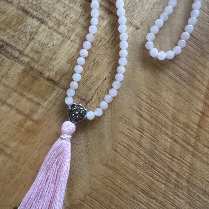 Mala Love rozenkwarts zilver detail