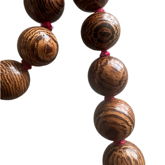 Mala basischakra 1 detail hout
