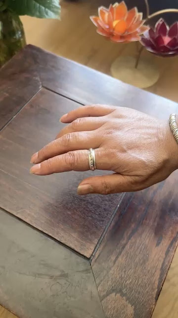 Spinning meditation ring OMPH video